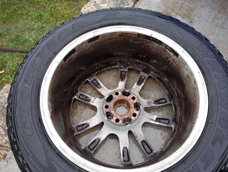 Vând roti complete pe 19 și pe 16 pentru VW Amarok