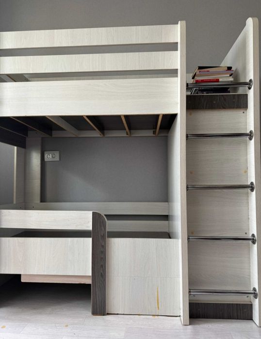 Продам детскую двух яростный кровать б/у