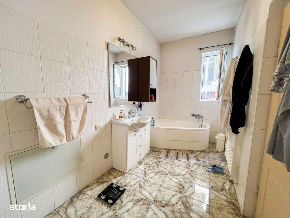 Casa individuala deosebita, garaj, str Cetatii, Parc Poligon