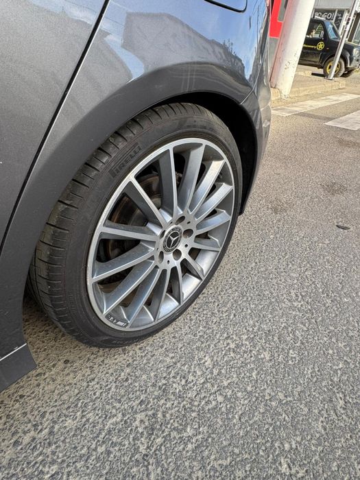 Jenti mercedes AMG R 19 originale cu tot cu cauciucuri semiuzate