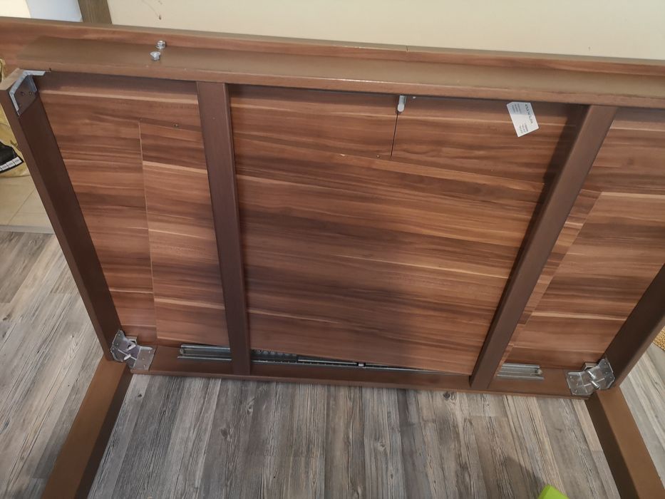 Стилна кухненска разтегателна маса,