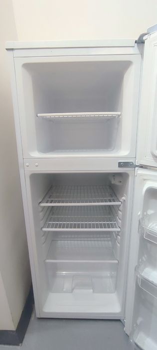 Продам холодильник Elenberg