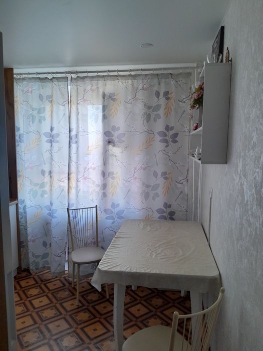 Продается квартира  в г.Лисаковск-6мкр .дом.  49.