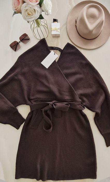 Вълнена рокля в кафяво "ZARA "