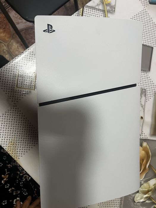 Vând playstation 5