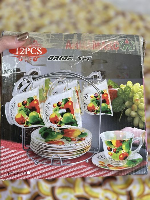 Комплект чашек и стаканы