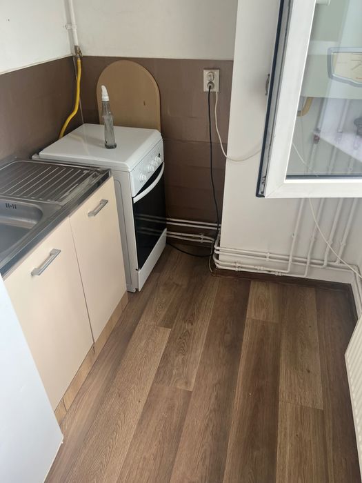 Închiriez  garsonieră