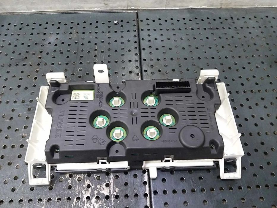 Ceasuri bord benzina renault modus p8200418021e