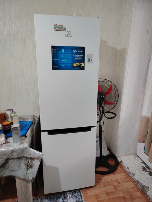 Продам Холодильник индезит