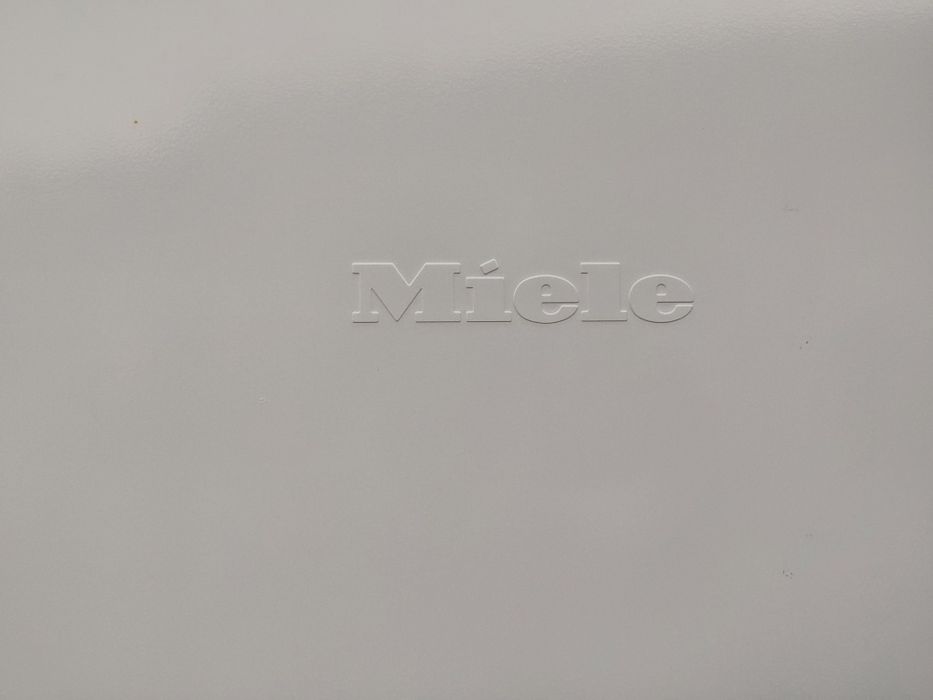 Комбиниран хладилник с фризер Миеле Miele с две години гаранция!