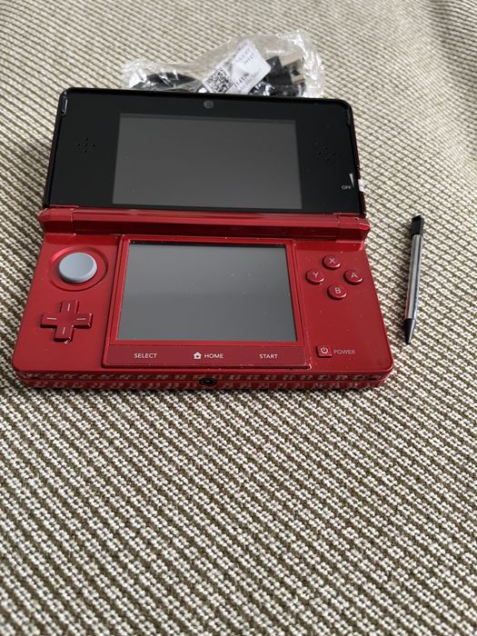 3ds modat cu card de 64 gb