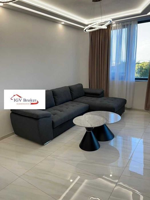 Тристаен апартамент в Кръстова вада