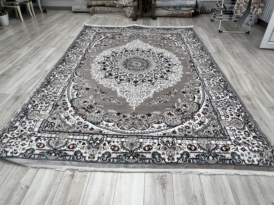 Продаются ковры новые