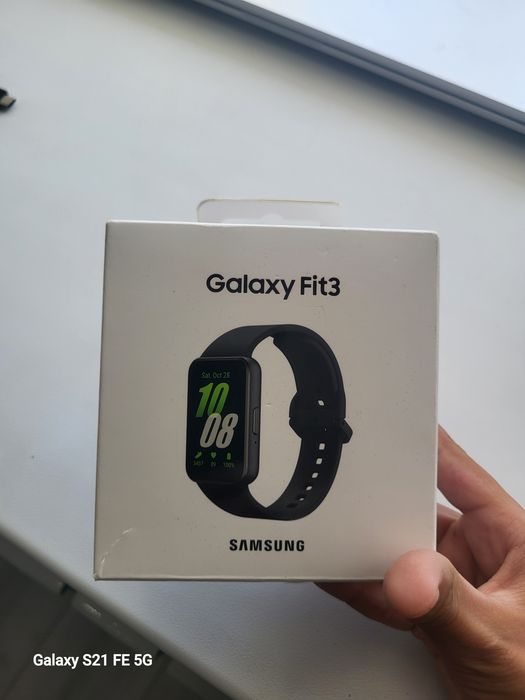 Продаю часы samsung fit 3