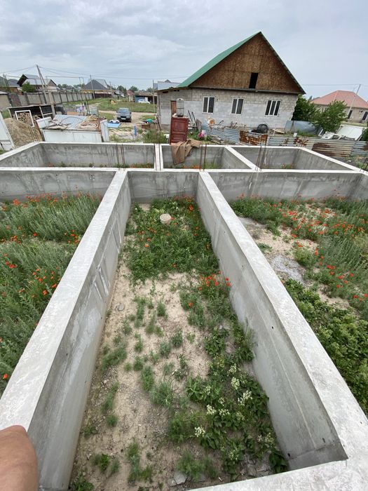 Продам участок с фундаментом Исаев