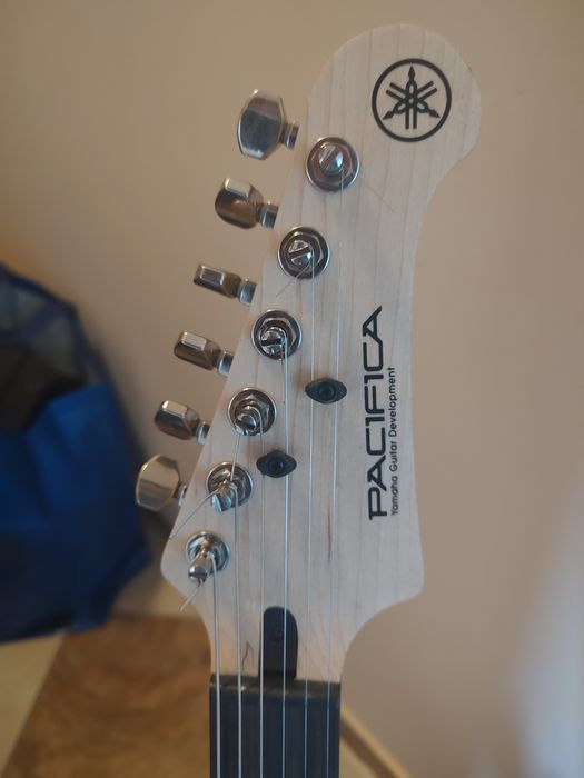 Китари Yamaha Pacifica 311h и Gretsch 5232t