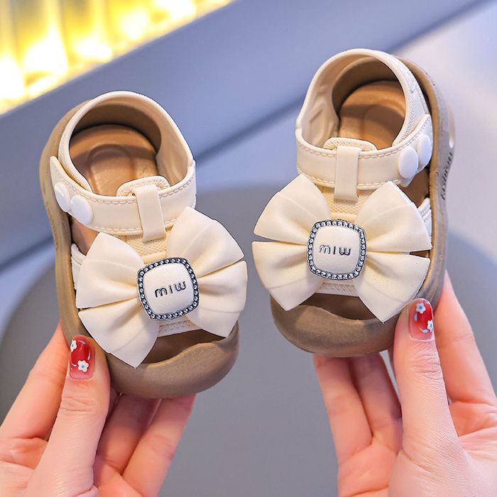 Продаю НОВЫЕ резиновые сандалики (по стельке 15см)