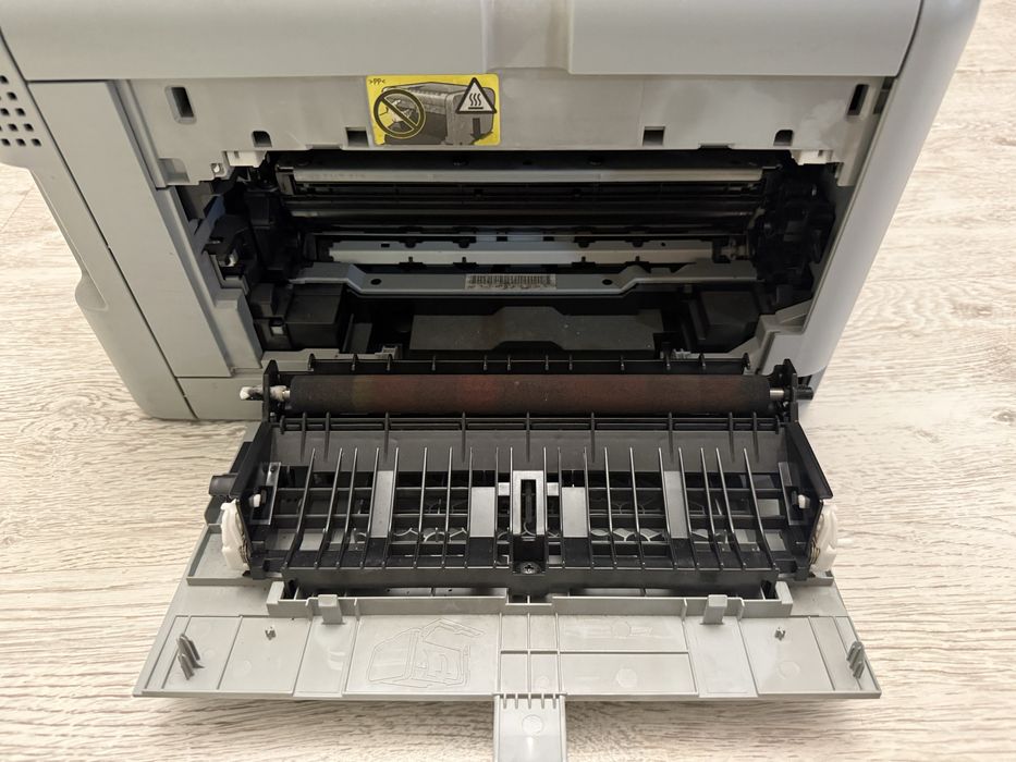 Принтер цветной HP color Laser Jet CP1215