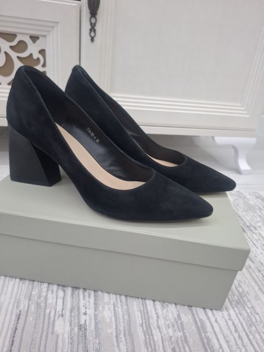 Продам женскую обувь рр 38