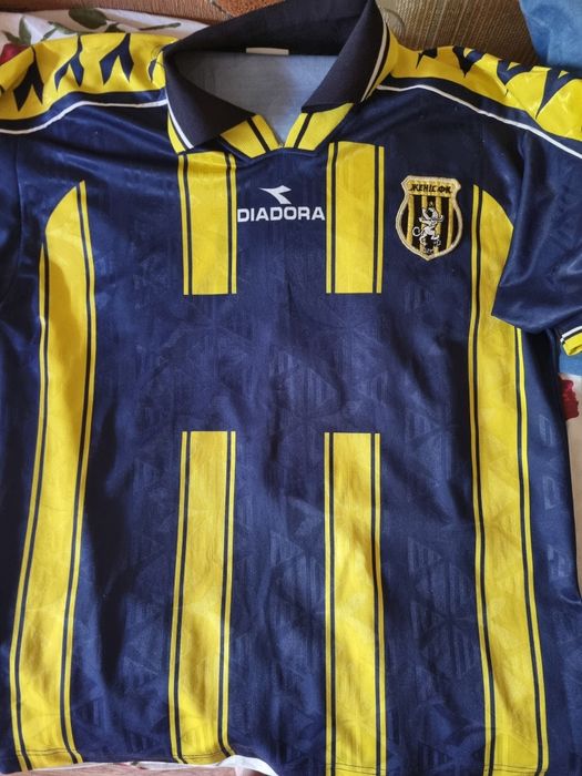 Продам футболку Женис