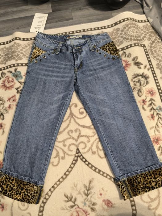 Чисто нови дънки