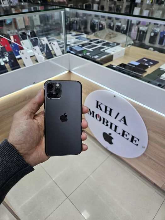 Iphone 11 pro.          .