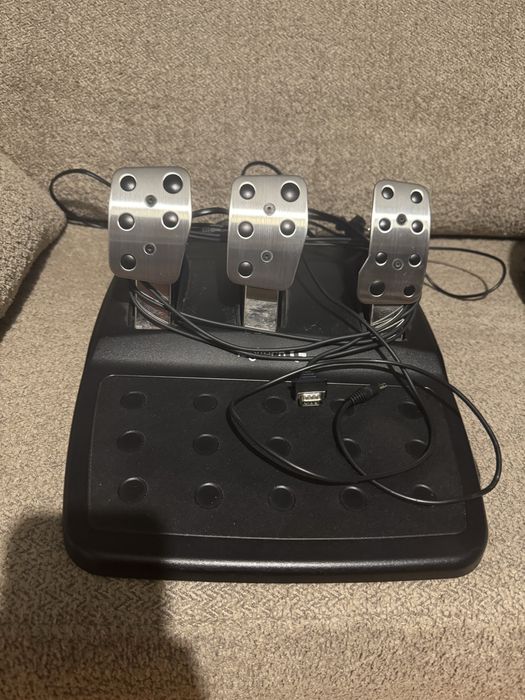 Продавам Logitech G29
