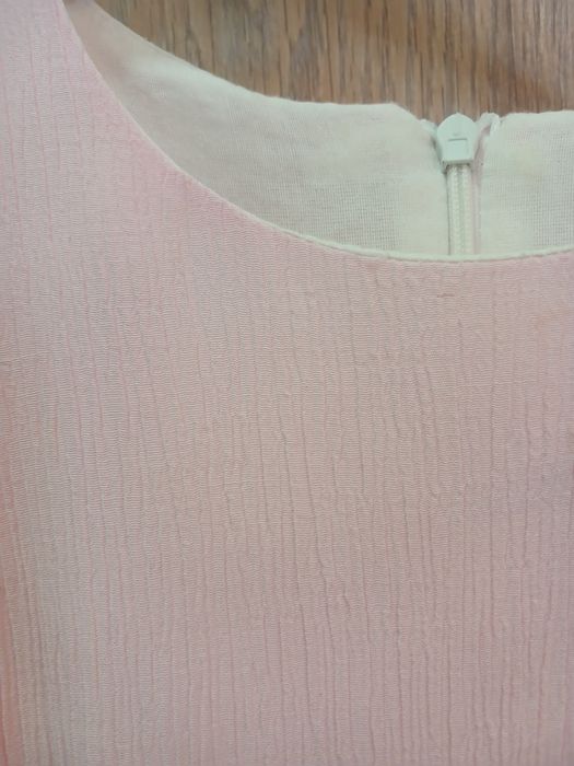 Продам детское платье на 6-7лет