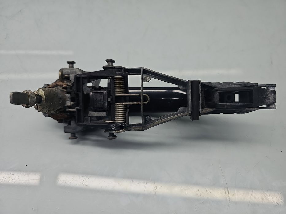 Maner usa stanga fata Volkswagen Golf 5 Plus (5M1) [Fabr 2005-2008] LC