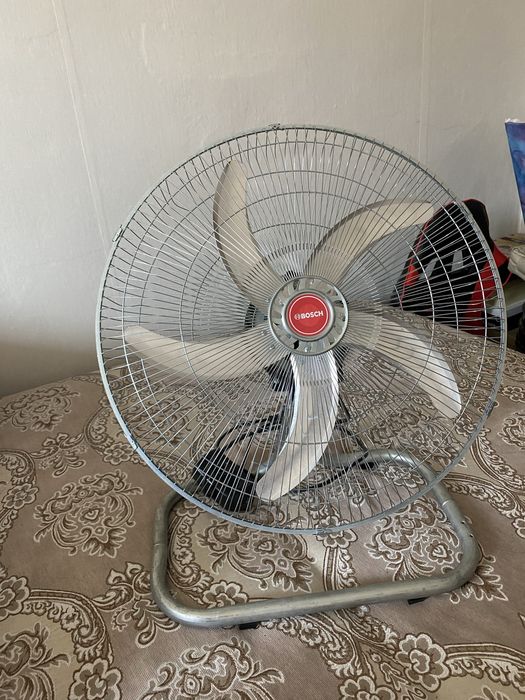 Продаю вентилятор со стойками