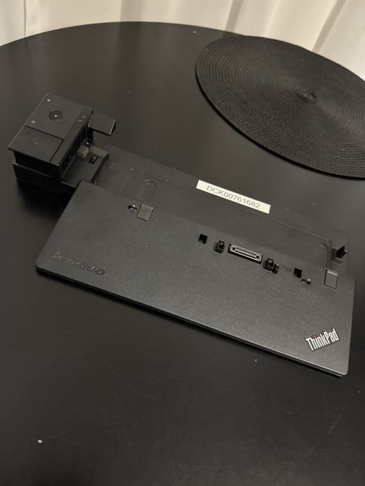 Lenovo ThinkPad USB-C Dock, Gen2 si Pro Dock