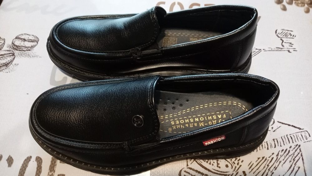 Продам детские туфли