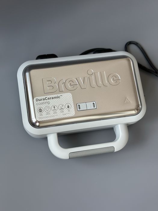 Вафельница Breville