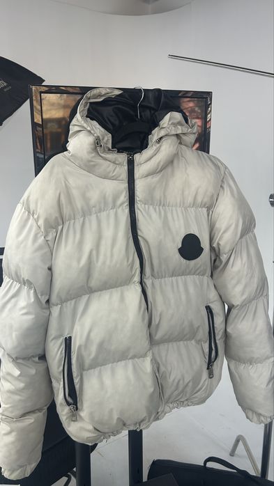 Geaca Moncler…….