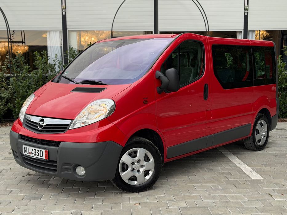 Opel Vivaro | Pilot Automat | 9Locuri | Clima | Carlig|Euro5|