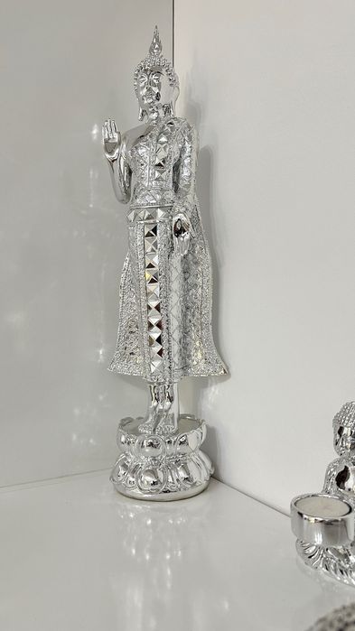 Pereche statuete mari Buddha în picioare , argintii cu oglinzi (2 bucăți)
