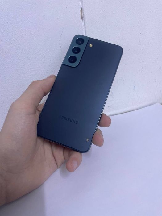 Samsung S22 с минусом