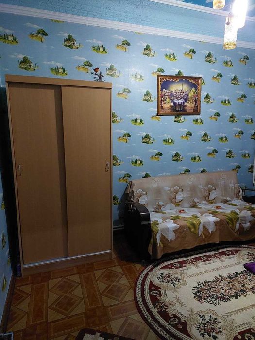 Продается 3-х комнатная в центре Чирчика