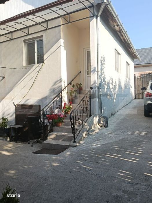 Casa cu 3 camere si gradina, aproape de centrul orasului Campeni