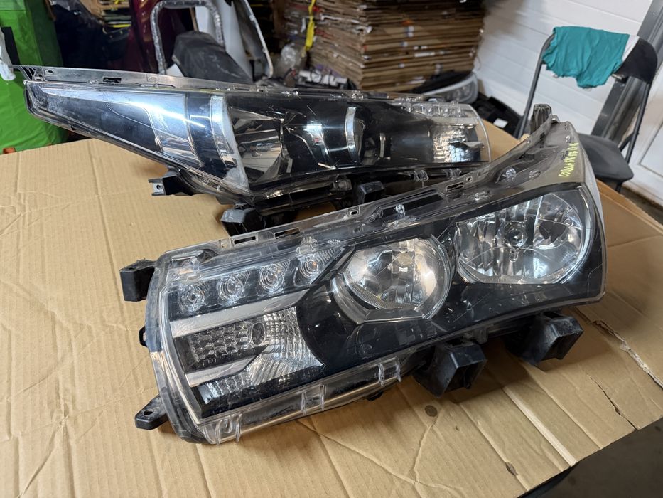 Far stanga / dreapta Toyota Corolla e16 HalogenLed 2013/2014/2015/2016
