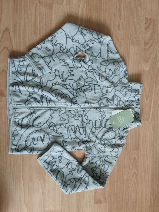 Нови  пролетни дрехи за момче, размер 7-8 години- дънки, пижами, блузи