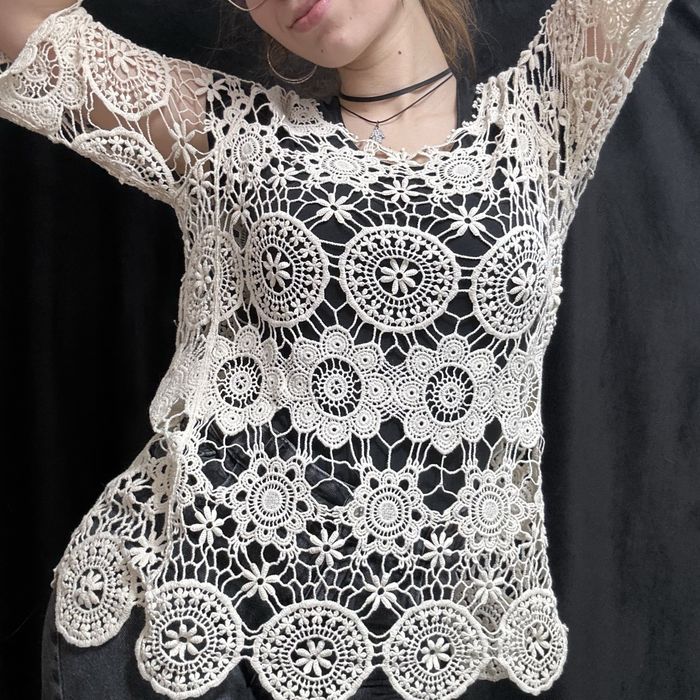 Bluză albă din dantelă