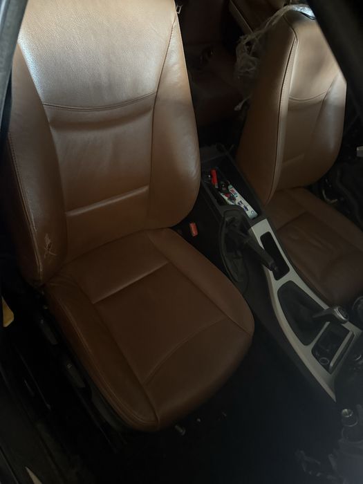 Кафяв кожен салон за BMW E90