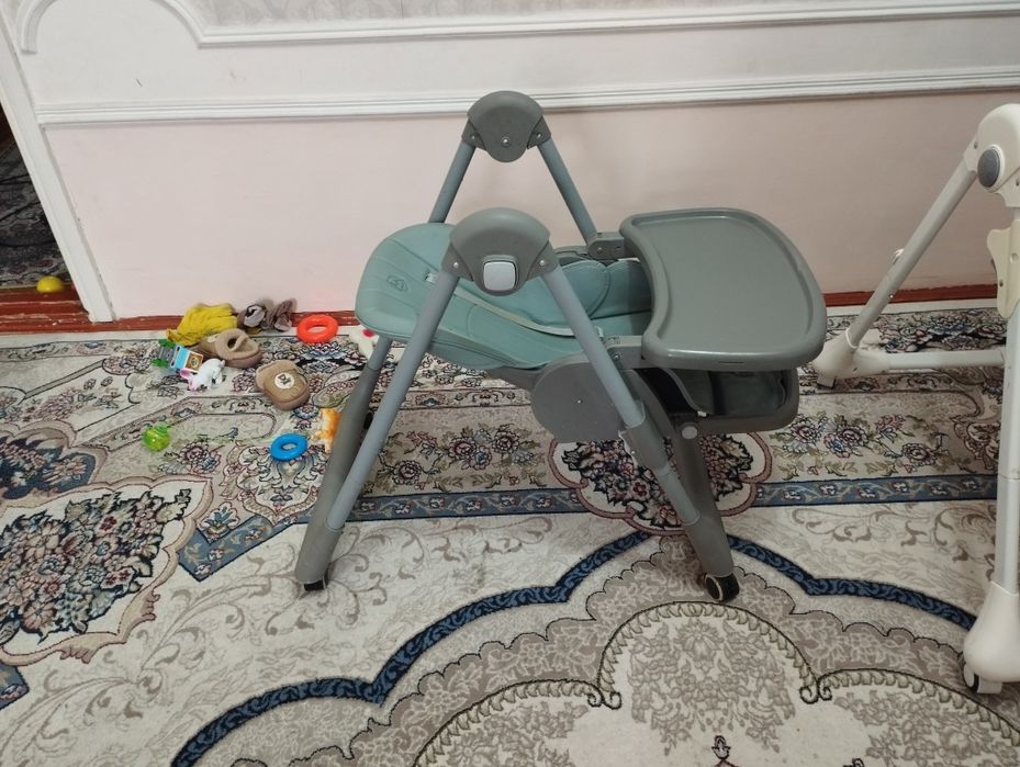 Bolalar ovqatlantirish stoli