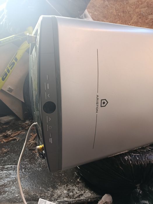 Титан продаю 80 литров