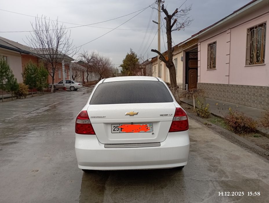 Продаю свою машину Нексия R3