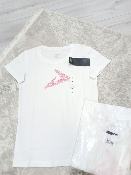 Продам футболки новые
