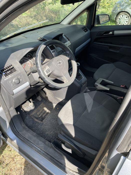 Opel Zafira B 1.9 120 к.с. 2006г..