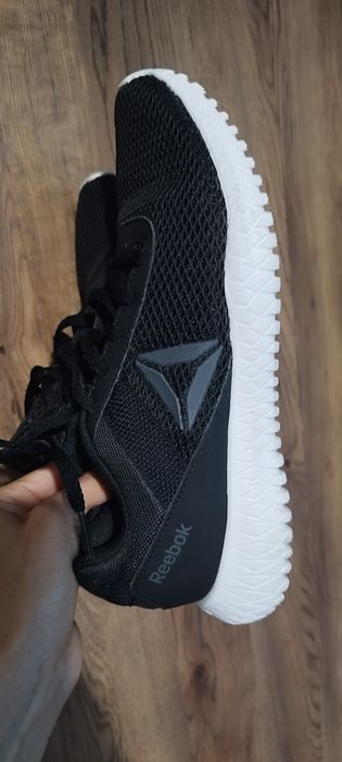 Маратонки Reebok
Номер 38.5 стелка 25 см.
Нови без кутия
