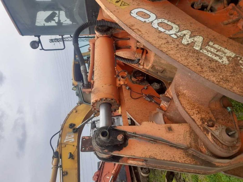 Cilindru hidraulic  incarcator frontal  vola Daewoo MG400